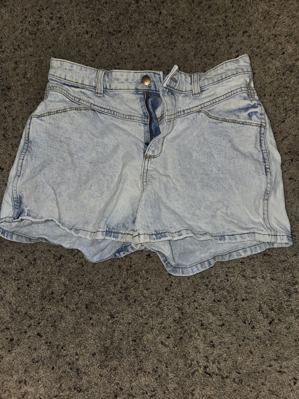 Universal Thread Light Wash High-Rise Denim Shorts